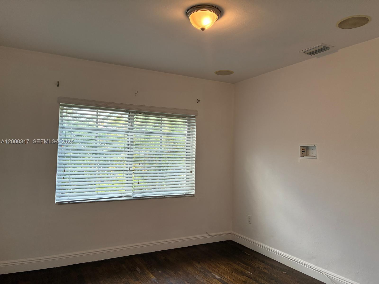 SHORES PLAZA WEST CONDO - Residential