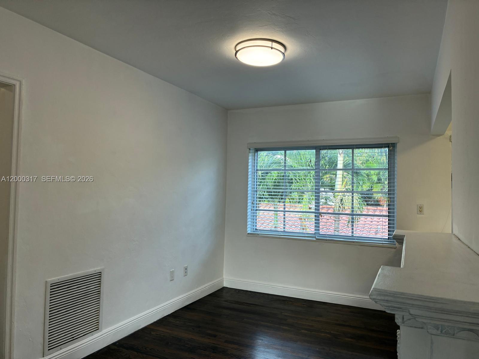 SHORES PLAZA WEST CONDO - Residential