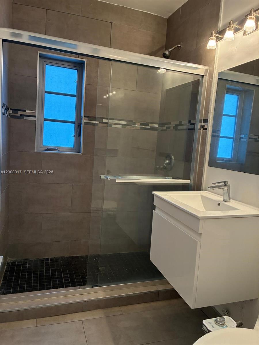 SHORES PLAZA WEST CONDO - Residential