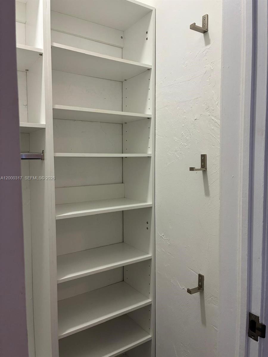 SHORES PLAZA WEST CONDO - Residential