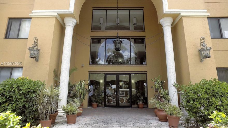 Amazing opportunity! Fully updated unit with breathtaking views from every single bedroom and open balcony. Its definitely a must see!