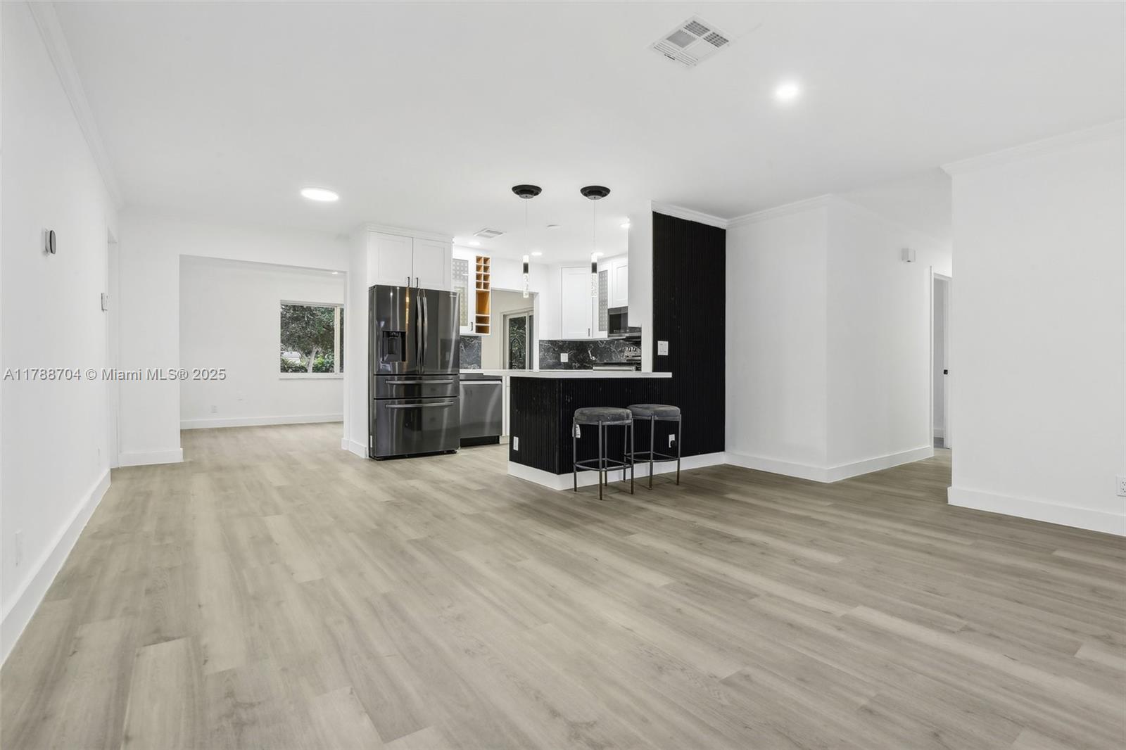 LAUREL HILLS 2ND ADD - Residential Lease