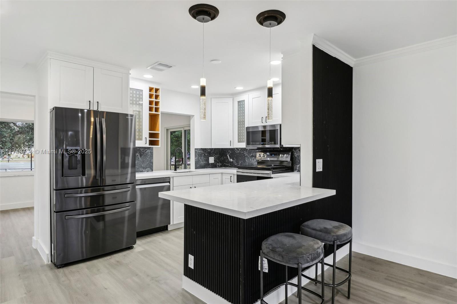 LAUREL HILLS 2ND ADD - Residential Lease