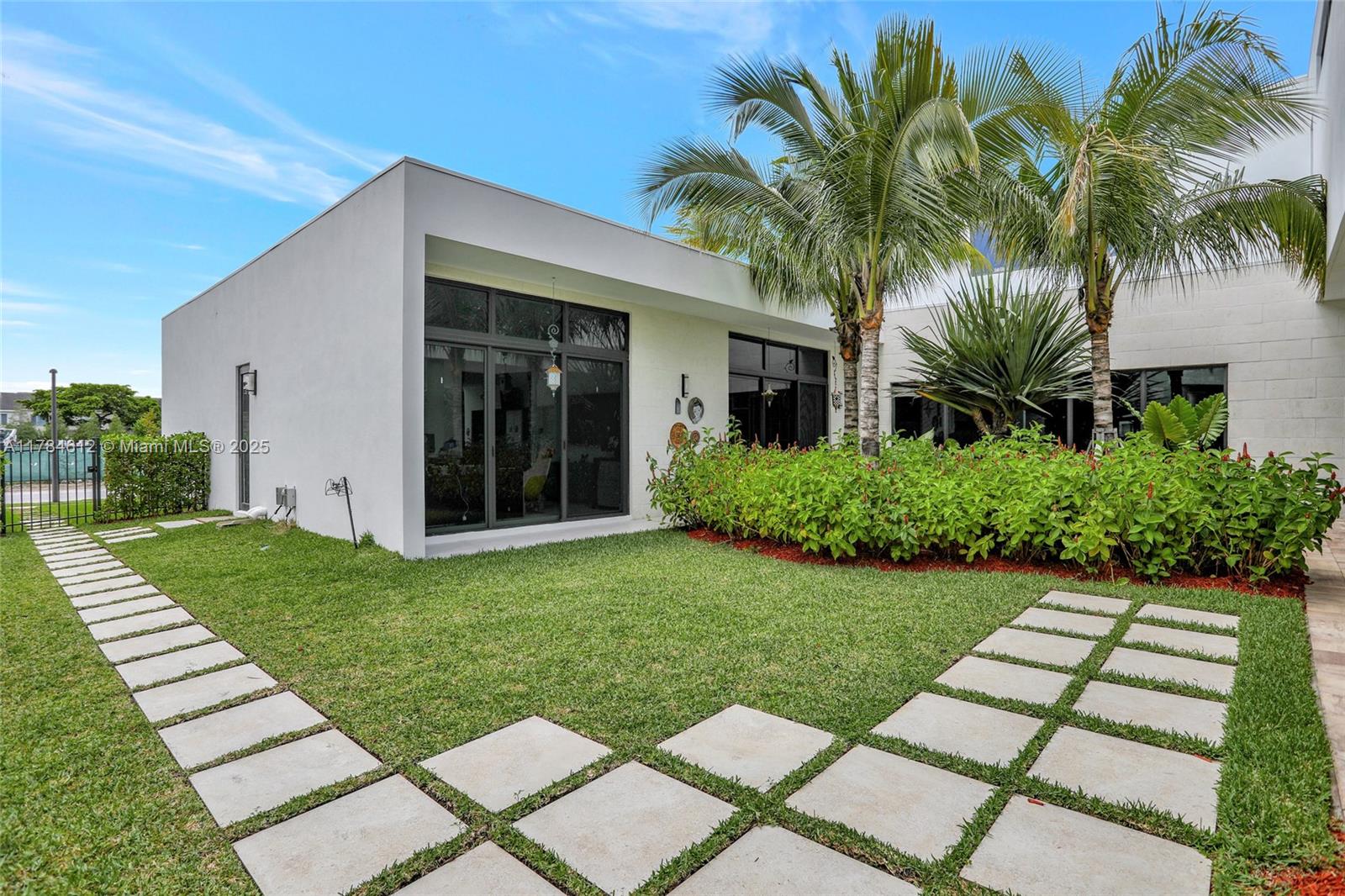 16709 N Botaniko Dr