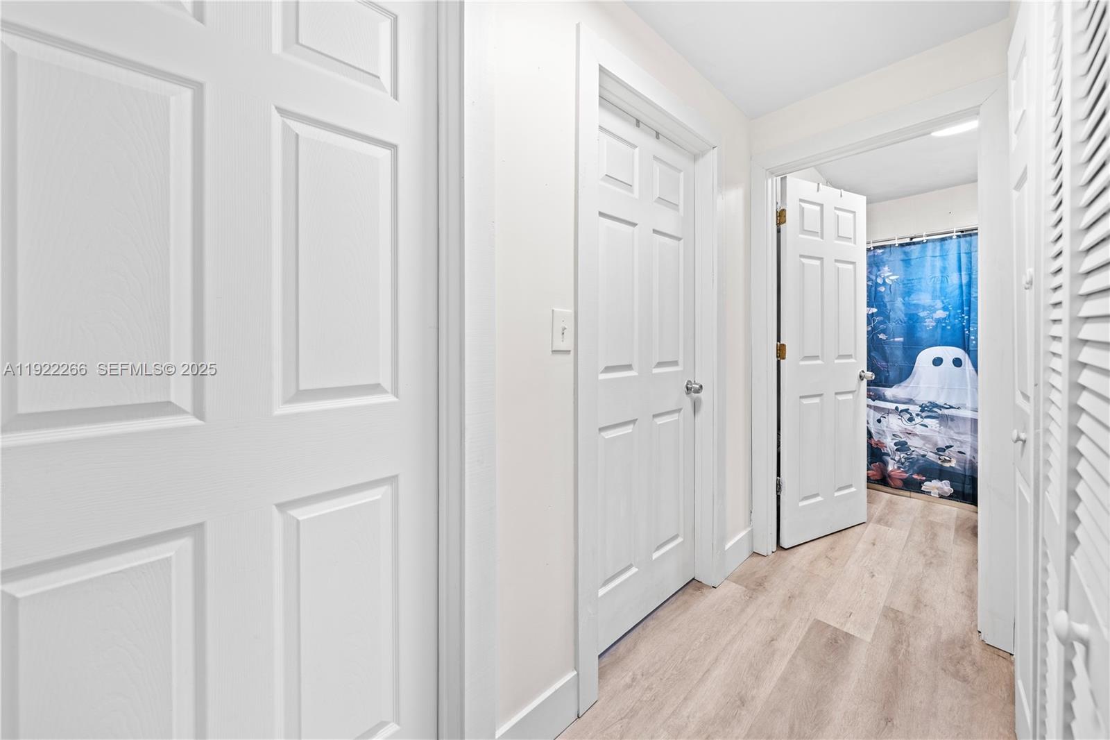 17 AVE MANOR - Residential