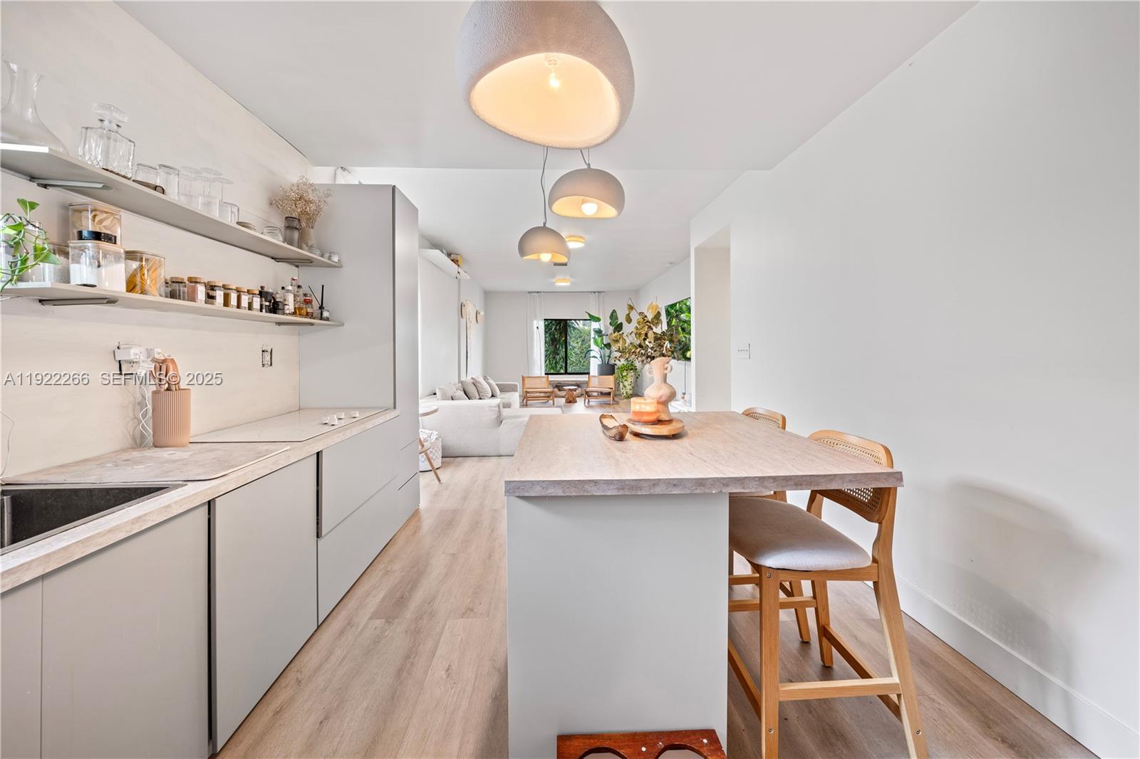 17 AVE MANOR - Residential