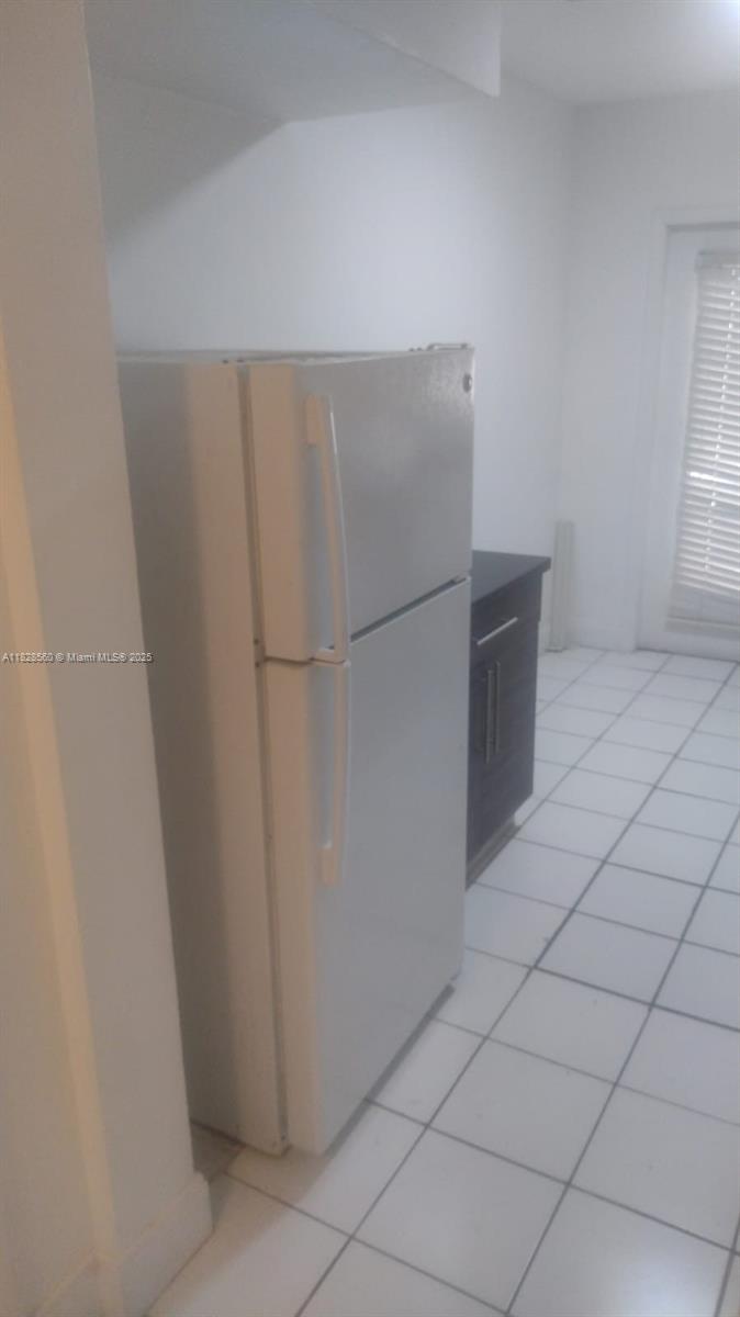 7835 Crespi Blvd 5