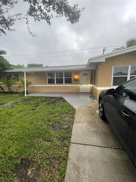 7720 NW 15th St Pembroke Pines FL 33024