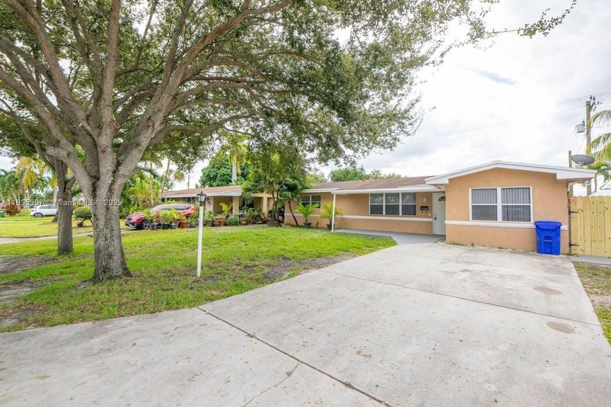 Spacious, private single family home with large backyard in the heart of Pembroke Pines. Minutes from parks and schools, short drive from all highways, Hard Rock Hotel and beaches. All working appliances including washer and dryer in the house!