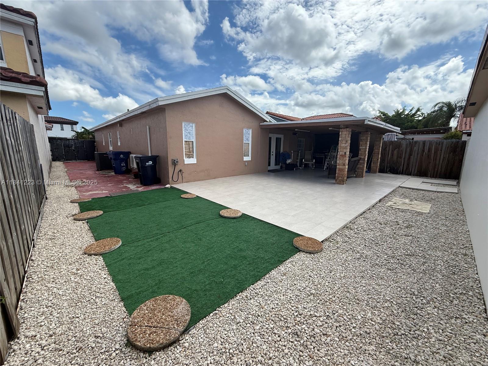 13770 SW 17th Ter 13770