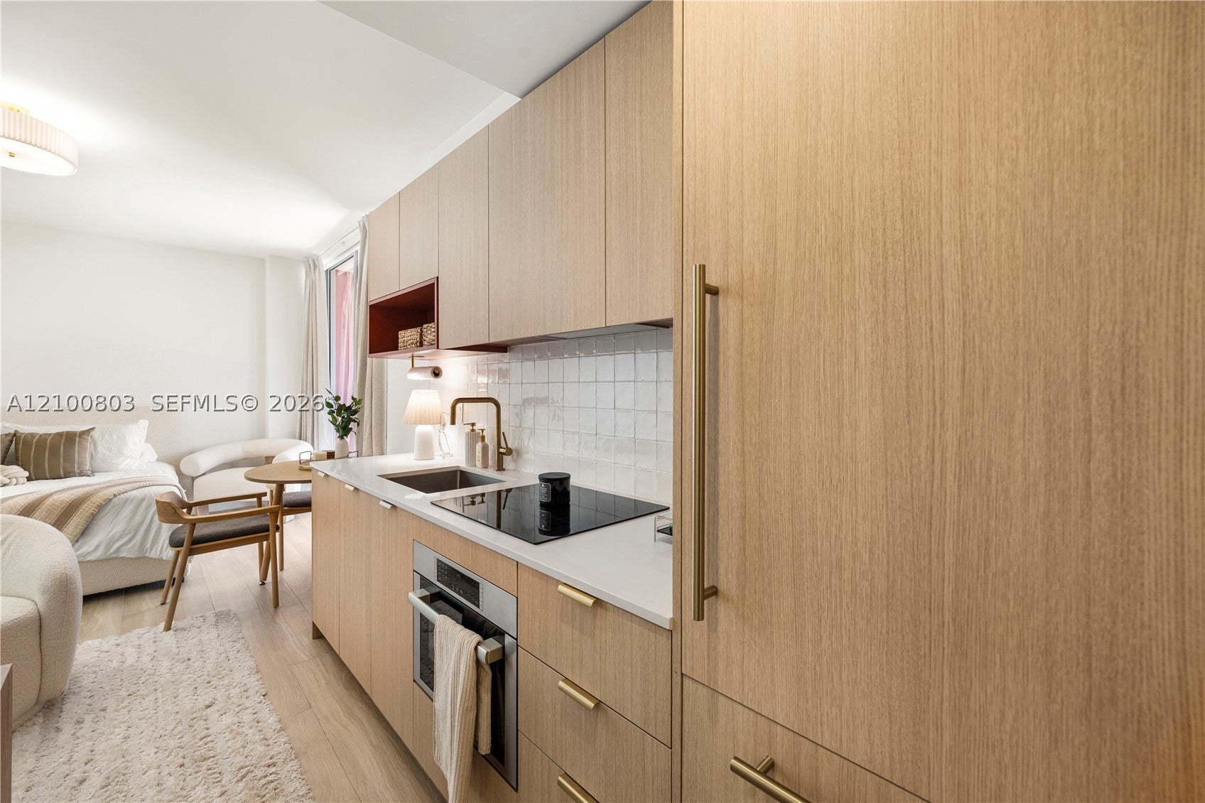 90 NE 32 St 715