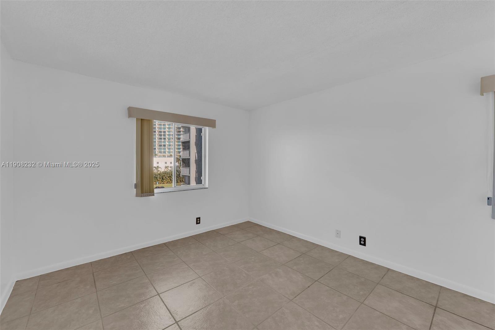 PALM BEACH LANDINGS - Residential