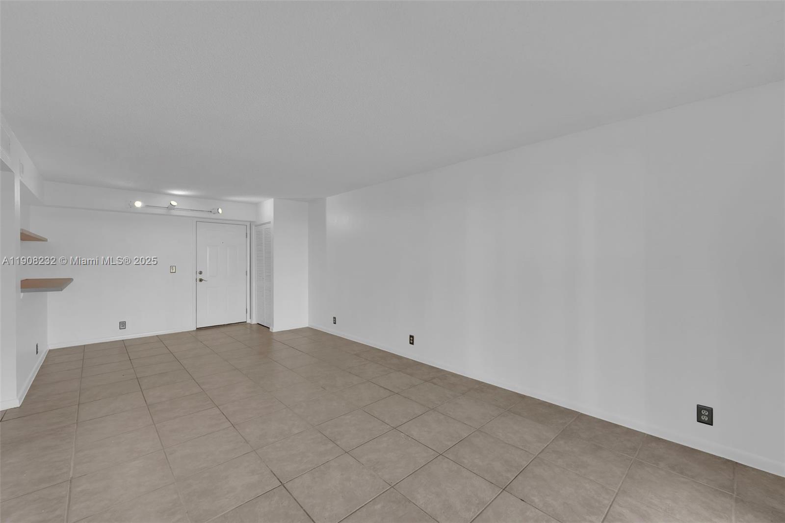 PALM BEACH LANDINGS - Residential