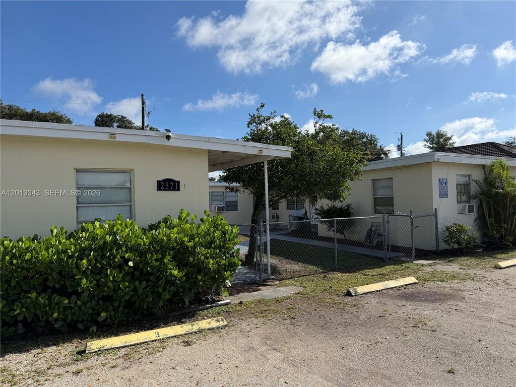 Photo of 2571 NW 13th Ct #3, Fort Lauderdale, FL 33311 (MLS # A12019043)