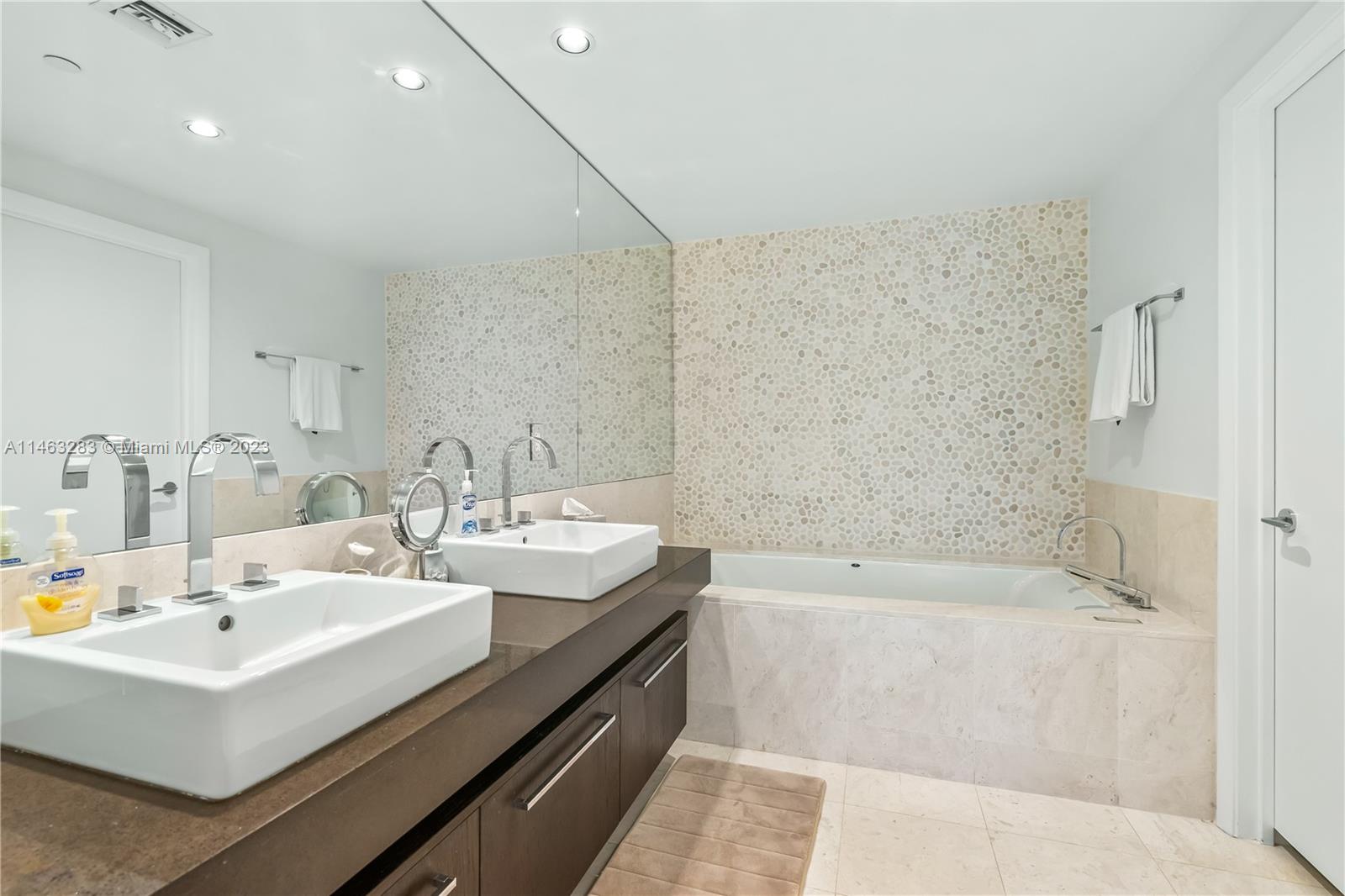 JADE OCEAN CONDO - Residential