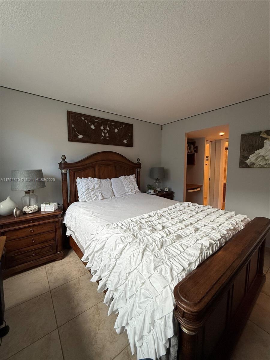 THE PRESIDENTIAL CONDO - Residential