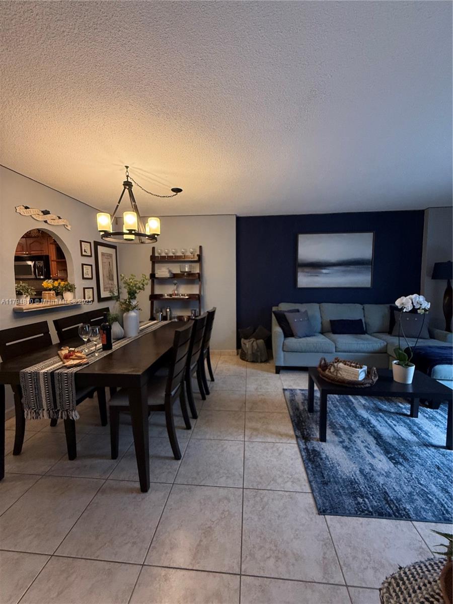 THE PRESIDENTIAL CONDO - Residential