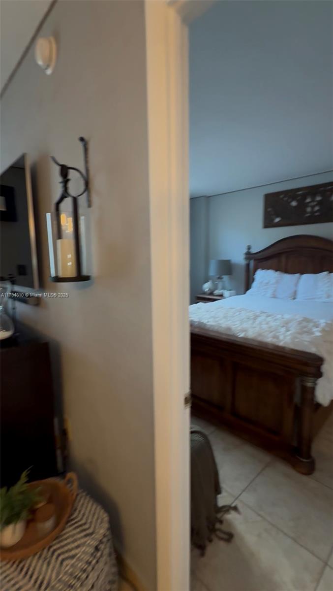 THE PRESIDENTIAL CONDO - Residential