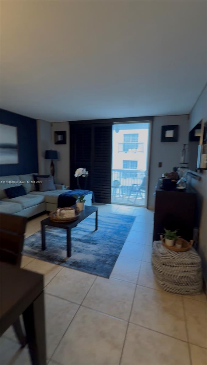 THE PRESIDENTIAL CONDO - Residential