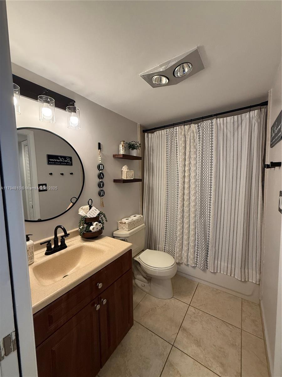 THE PRESIDENTIAL CONDO - Residential