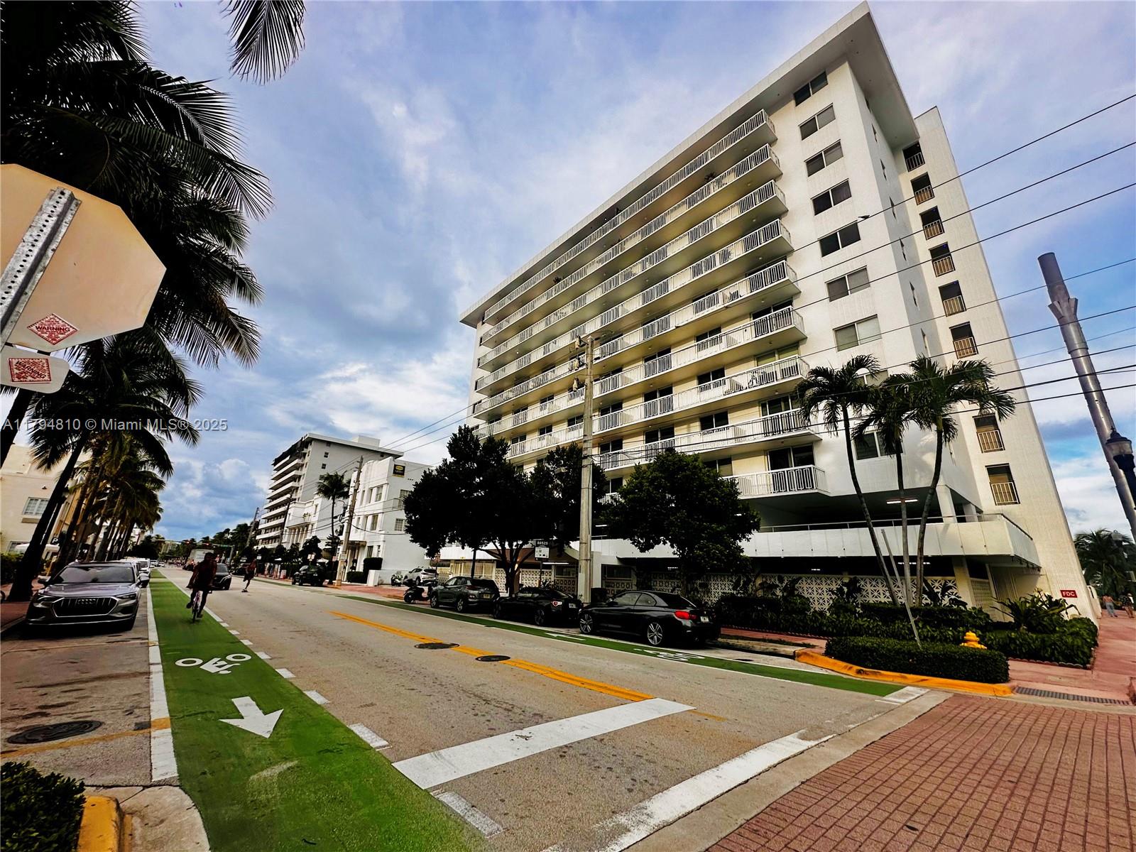 THE PRESIDENTIAL CONDO - Residential