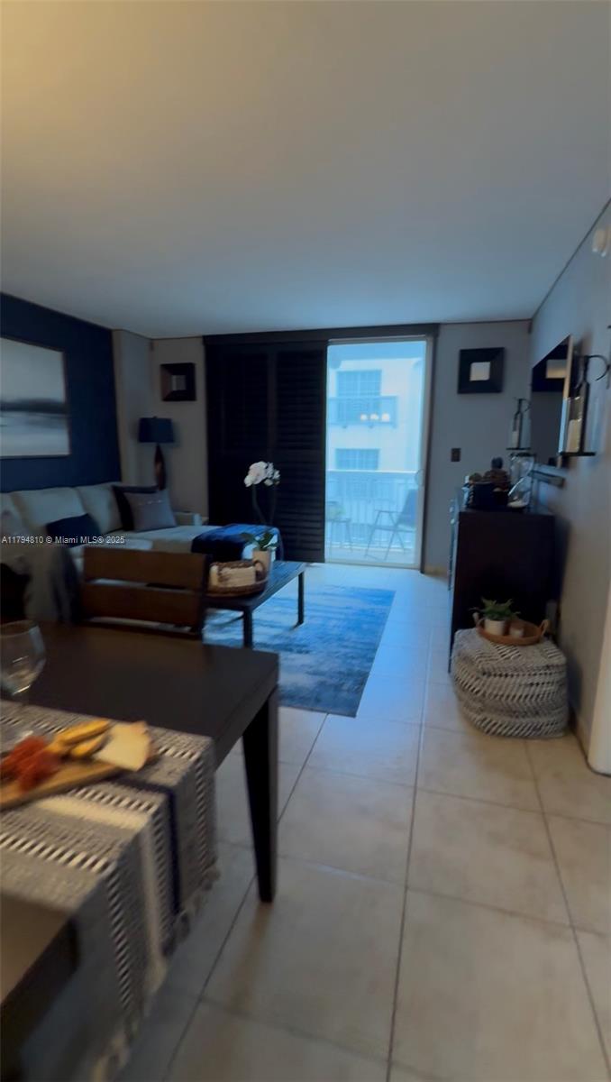 THE PRESIDENTIAL CONDO - Residential