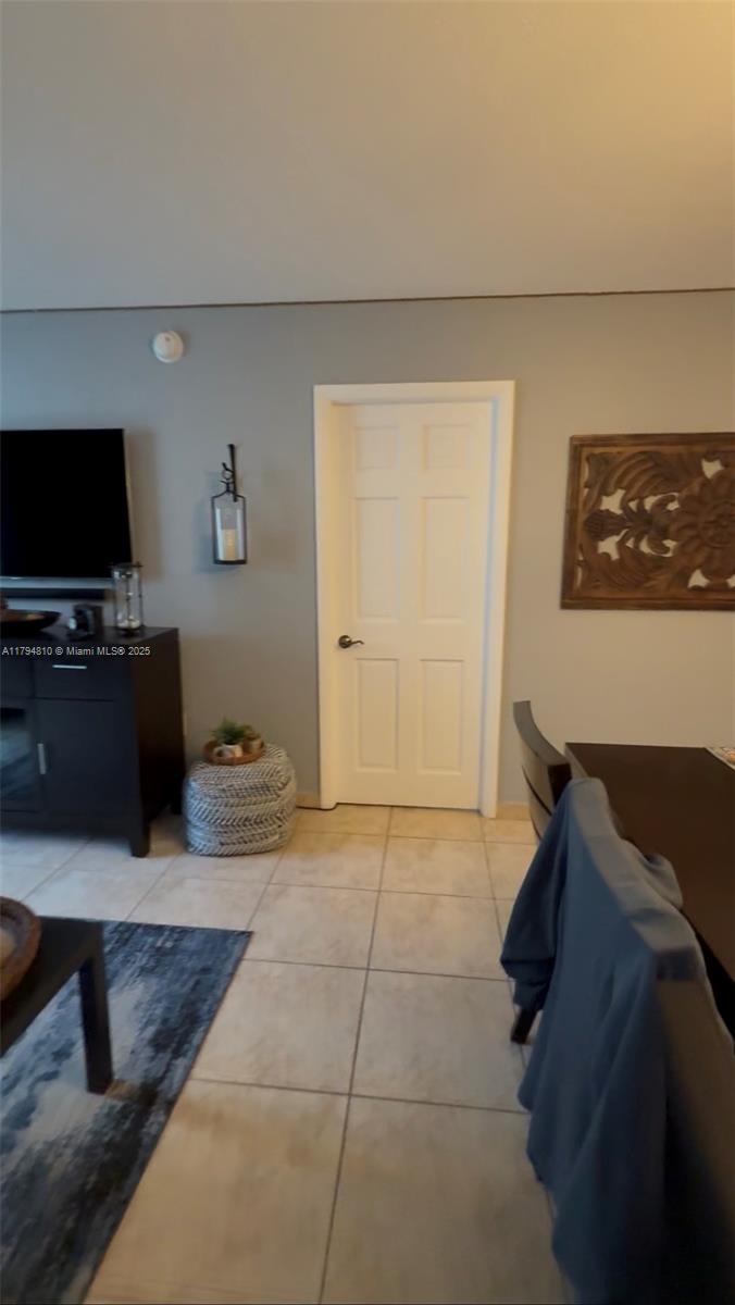 THE PRESIDENTIAL CONDO - Residential