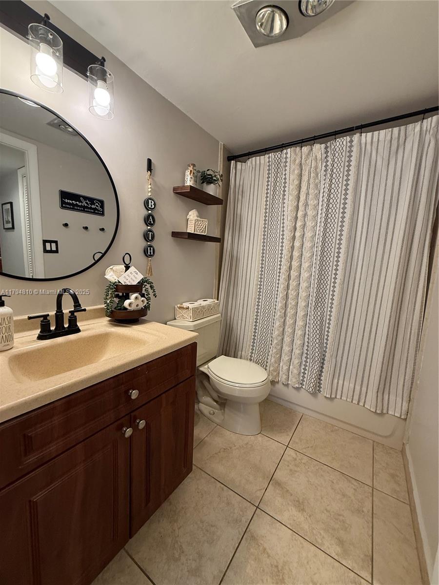 THE PRESIDENTIAL CONDO - Residential