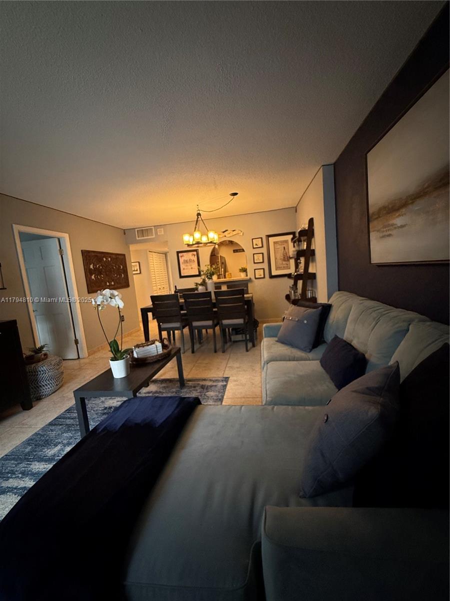 THE PRESIDENTIAL CONDO - Residential