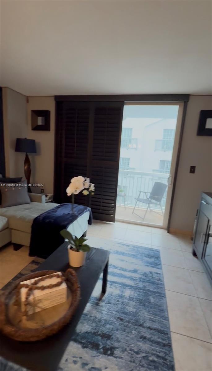 THE PRESIDENTIAL CONDO - Residential