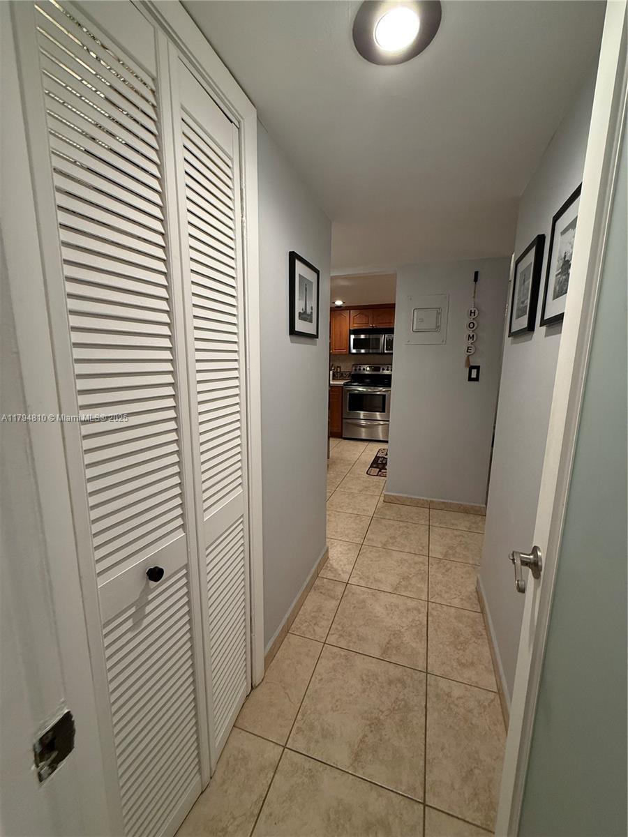 THE PRESIDENTIAL CONDO - Residential