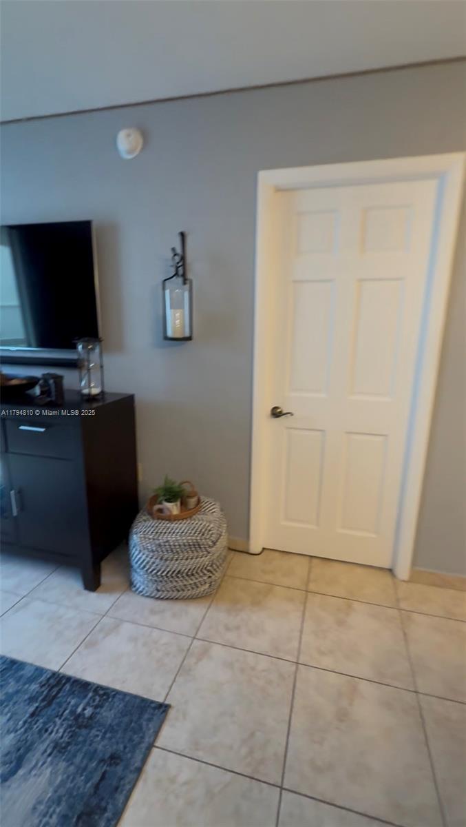 THE PRESIDENTIAL CONDO - Residential