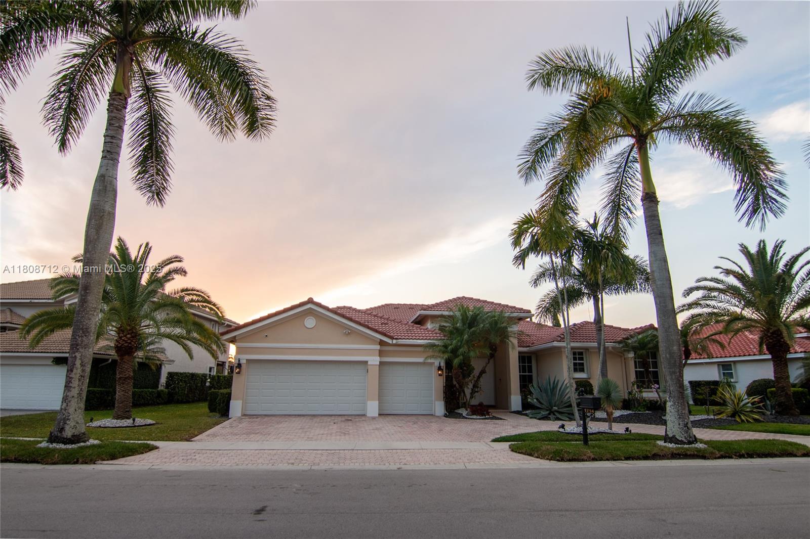 Rental Property at 1714 Victoria Pointe Cir --, Weston, Broward County, Florida - Bedrooms: 5 
Bathrooms: 3  - $8,150 MO.