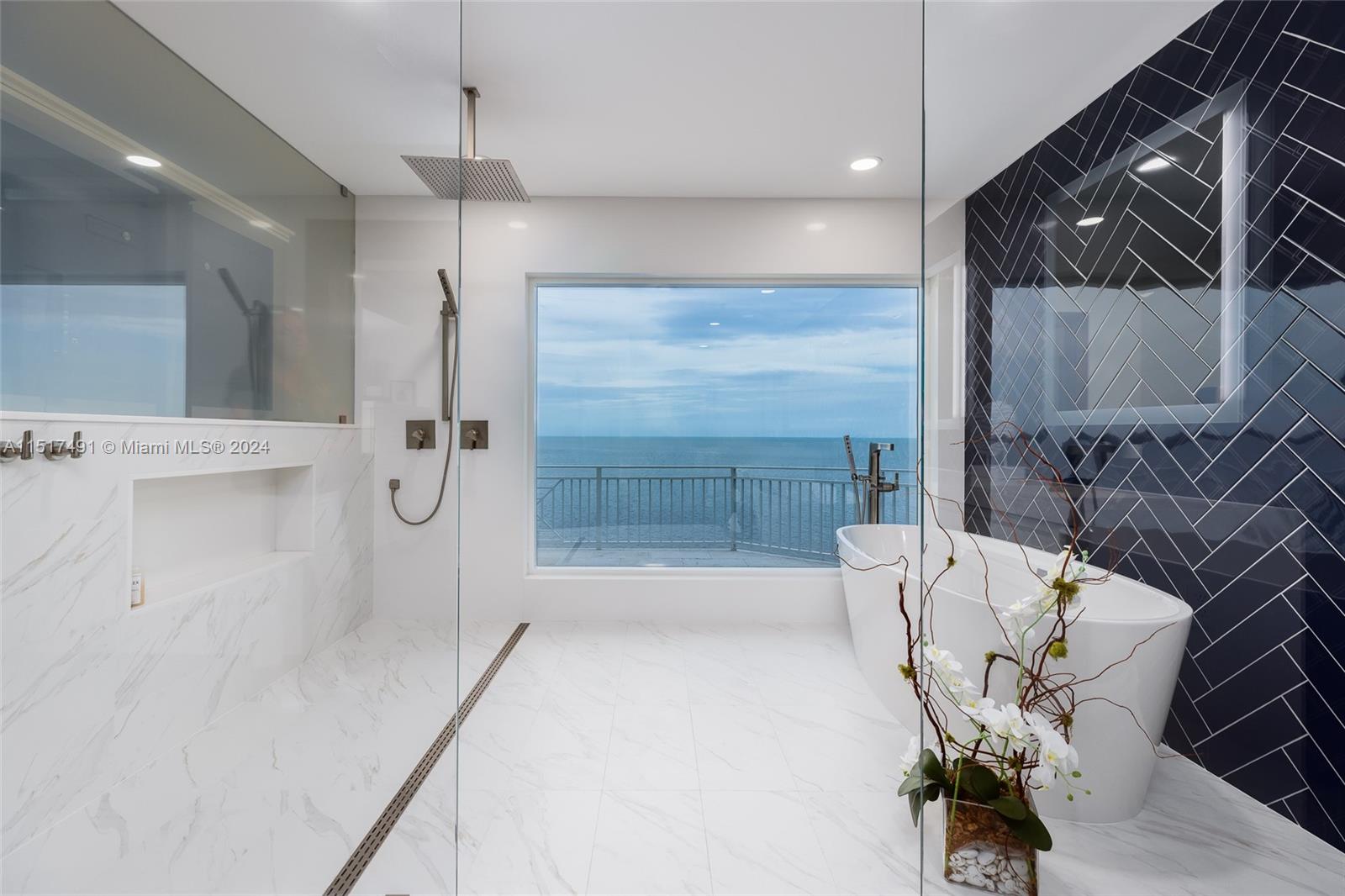 PORT LARGO 5TH ADD - Residential