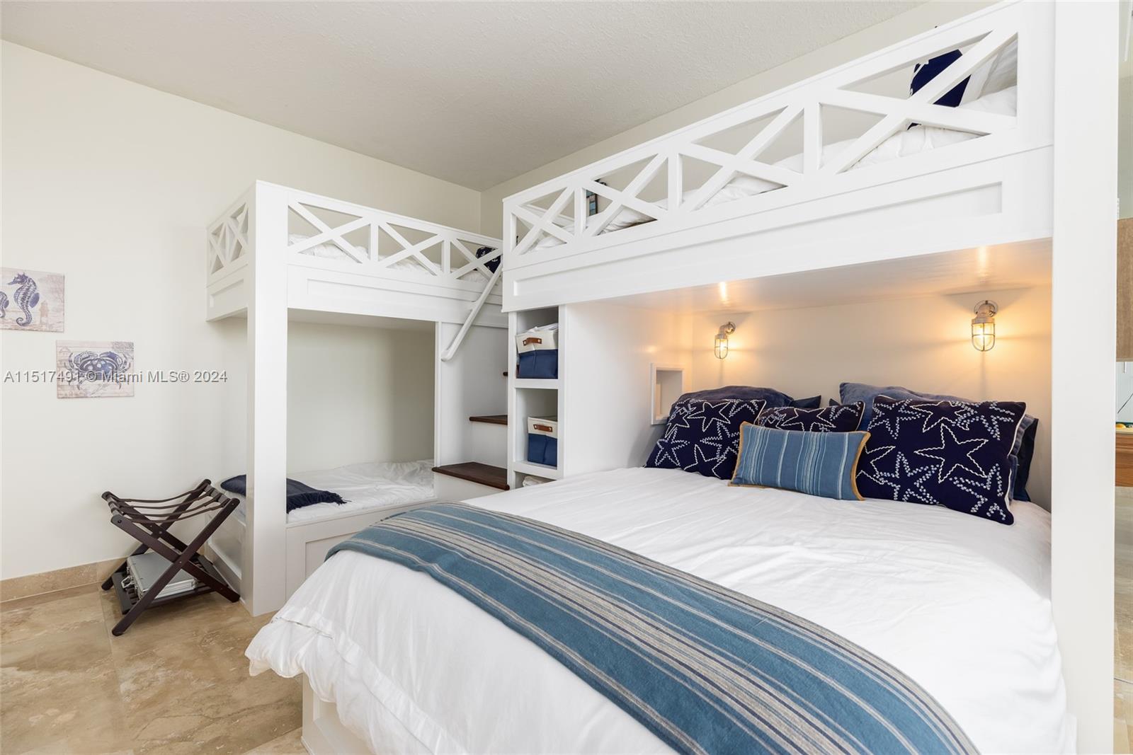 PORT LARGO 5TH ADD - Residential