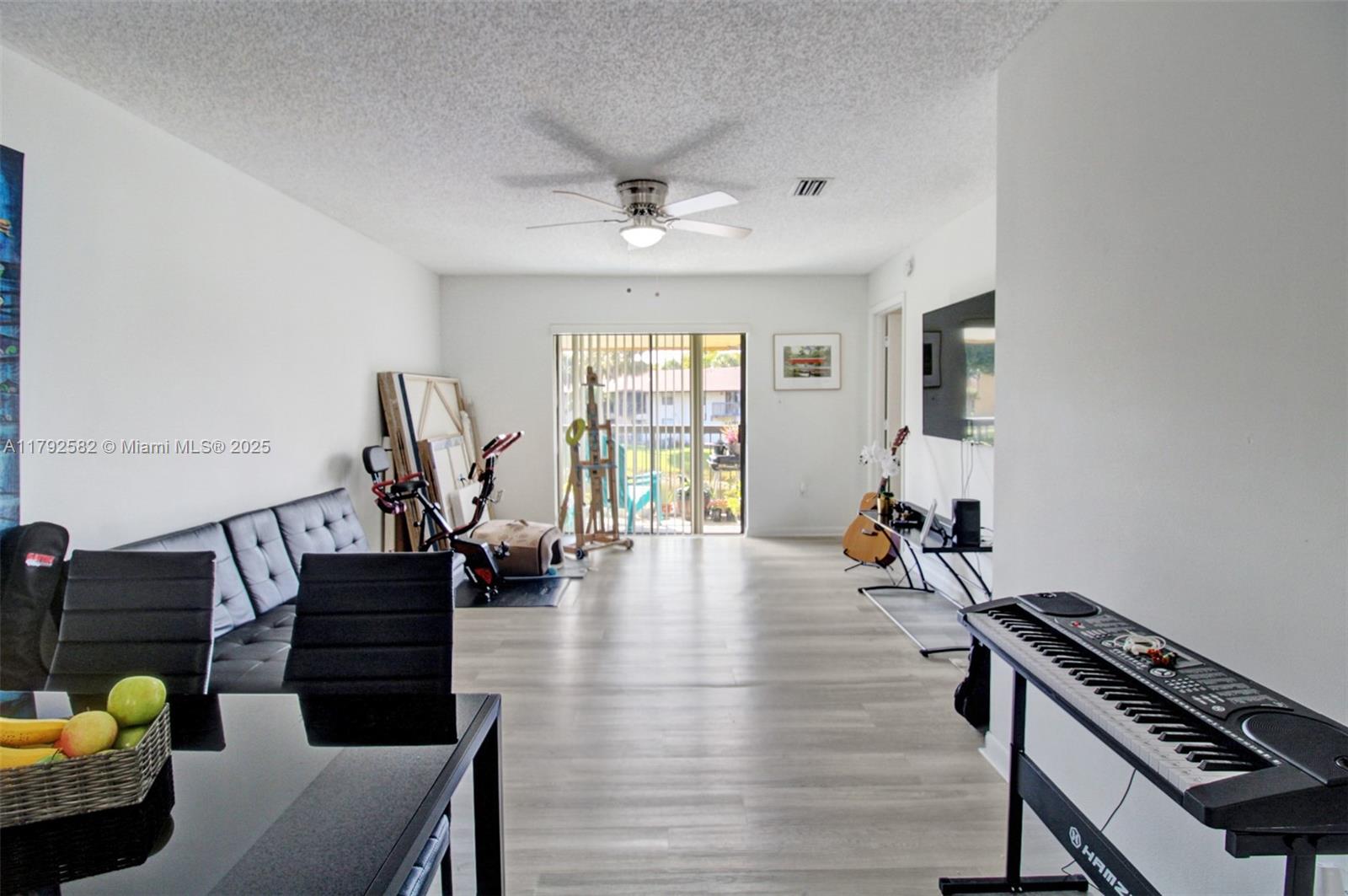 6020 Shakerwood Cir 204