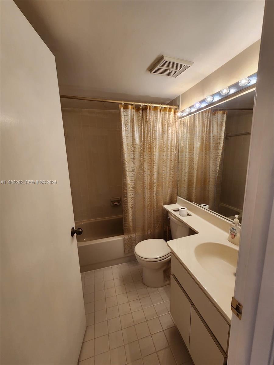 KENLAND WALK CONDO IV - Residential Lease