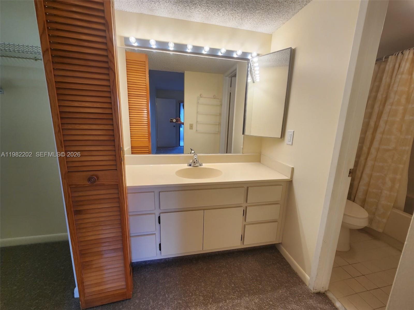 KENLAND WALK CONDO IV - Residential Lease