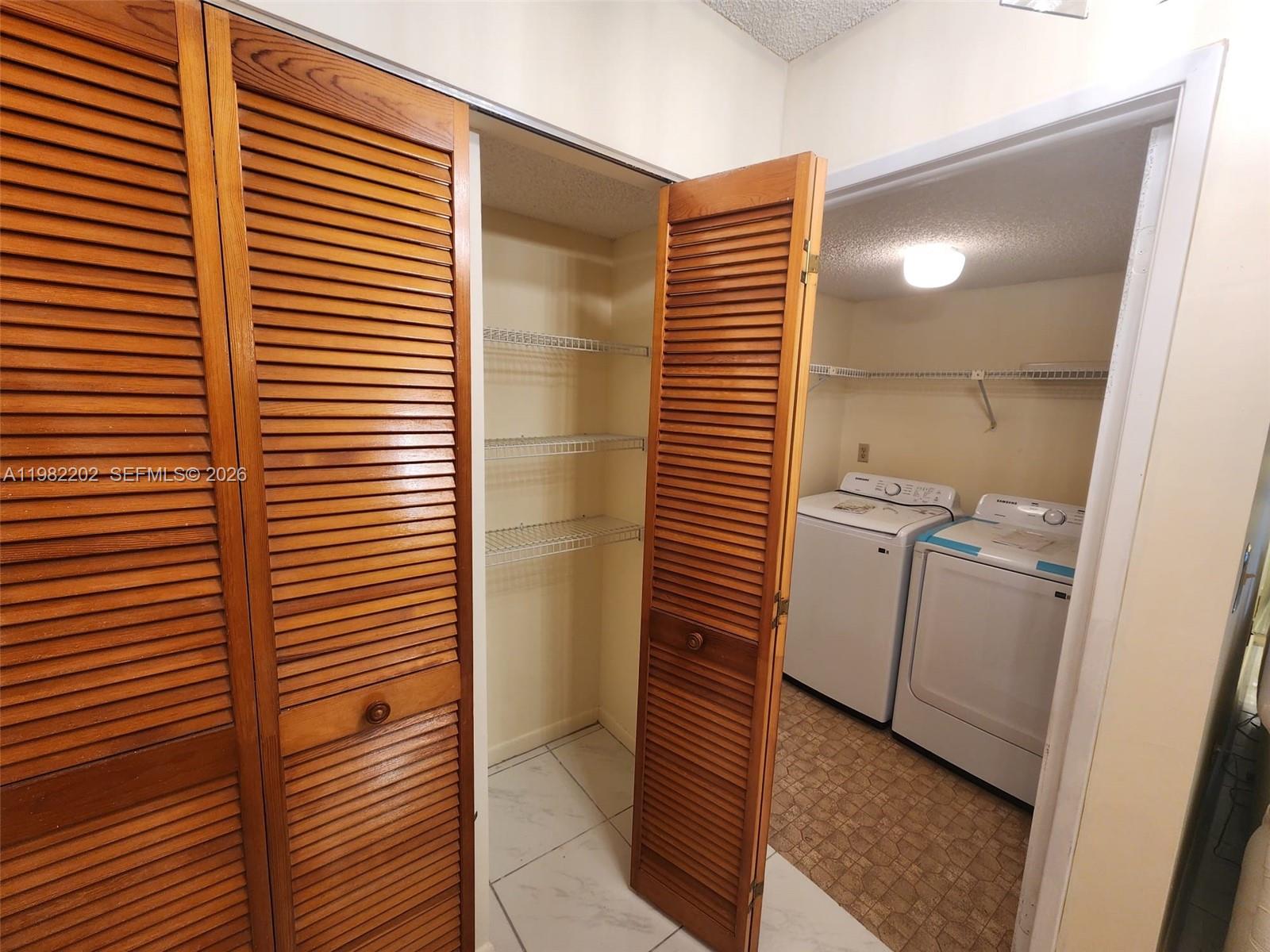 KENLAND WALK CONDO IV - Residential Lease