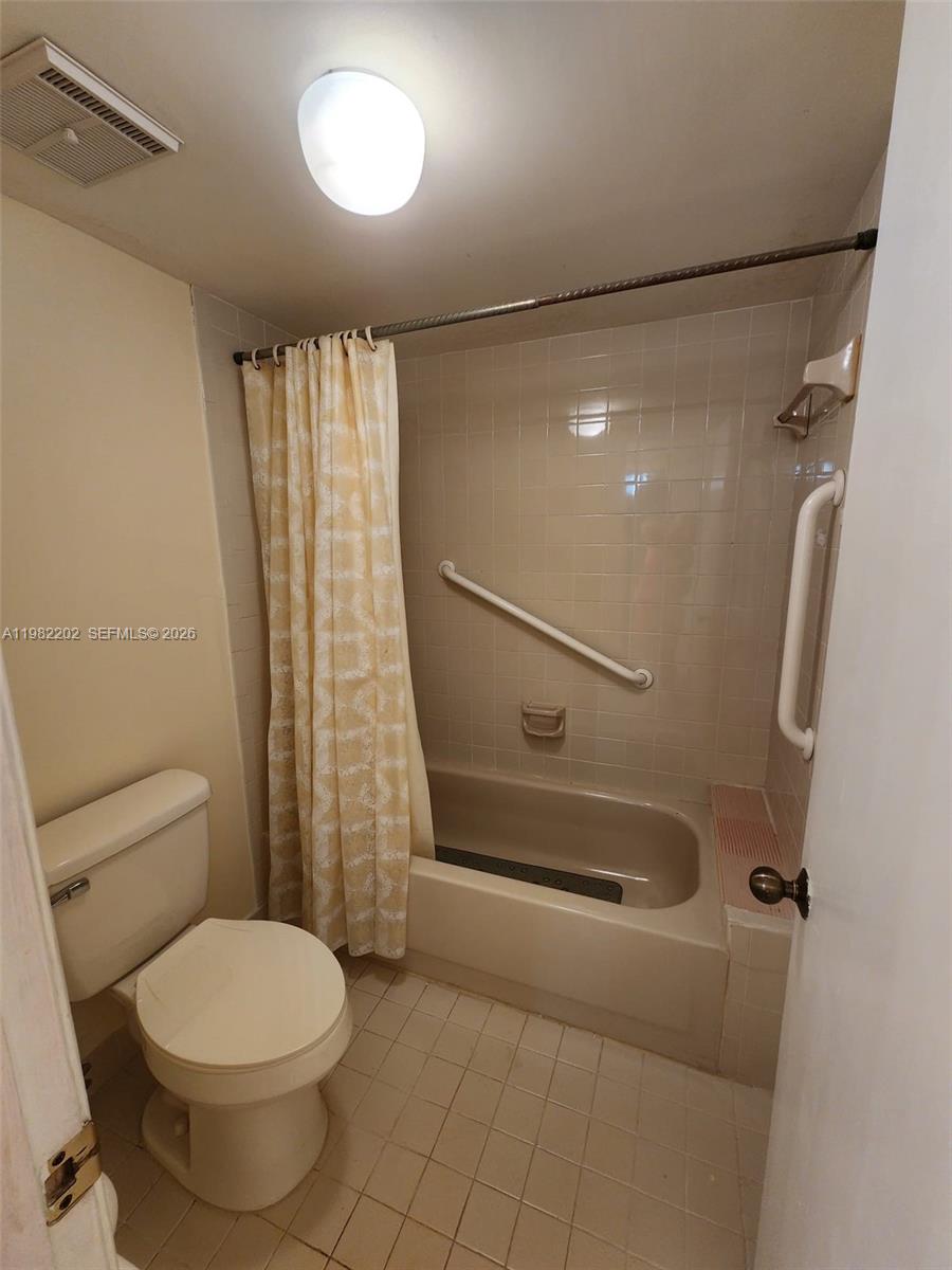 KENLAND WALK CONDO IV - Residential Lease