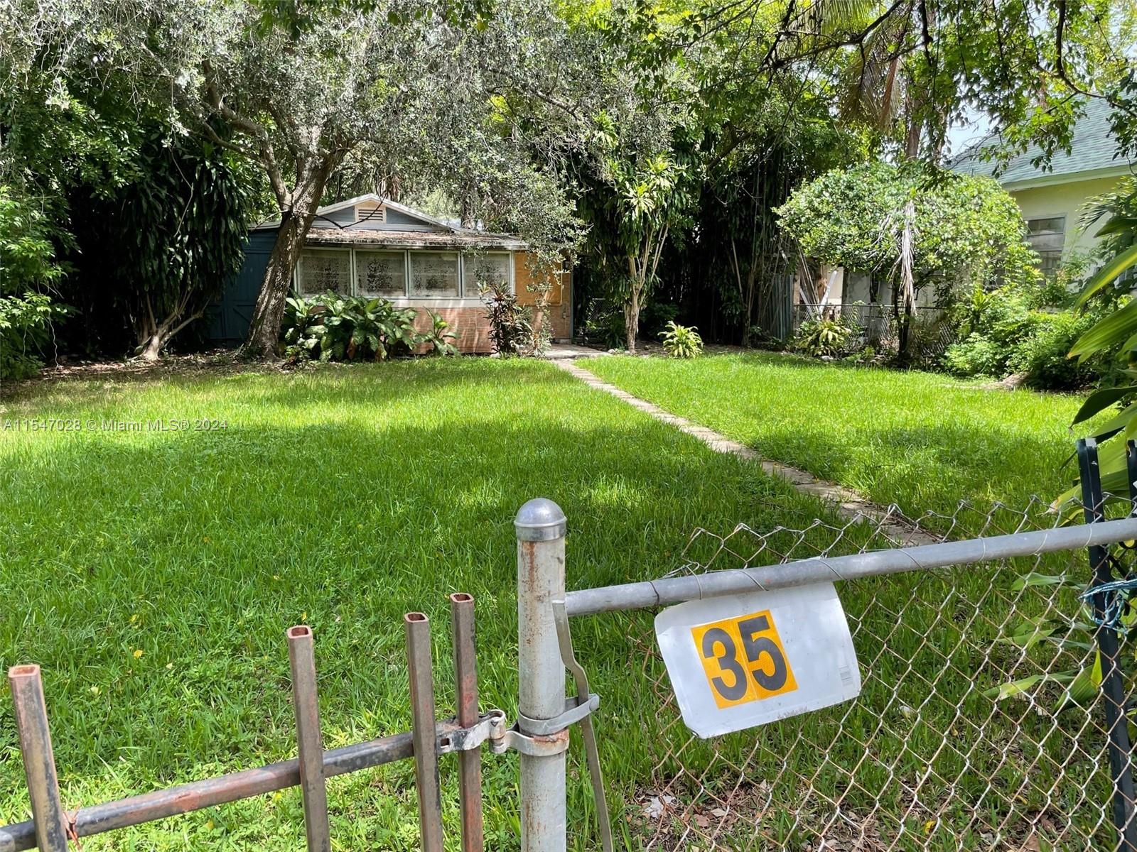 ROCKMOOR VILLA TRACK - Residential
