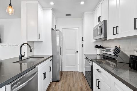 Tiny photo for 1530 N 69th Way, Hollywood, FL 33024 (MLS # A12003249)