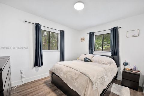 Tiny photo for 1530 N 69th Way, Hollywood, FL 33024 (MLS # A12003249)