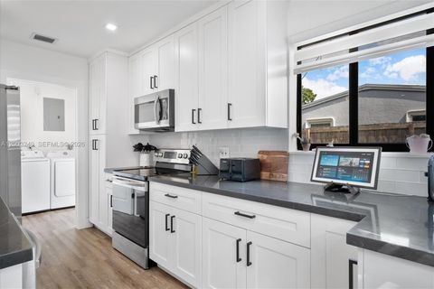 Tiny photo for 1530 N 69th Way, Hollywood, FL 33024 (MLS # A12003249)