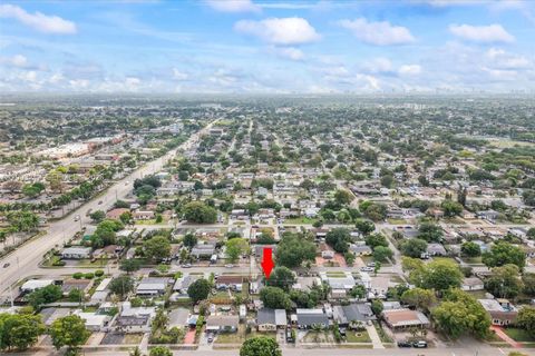 Tiny photo for 1530 N 69th Way, Hollywood, FL 33024 (MLS # A12003249)