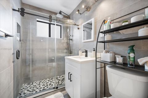 Tiny photo for 1530 N 69th Way, Hollywood, FL 33024 (MLS # A12003249)