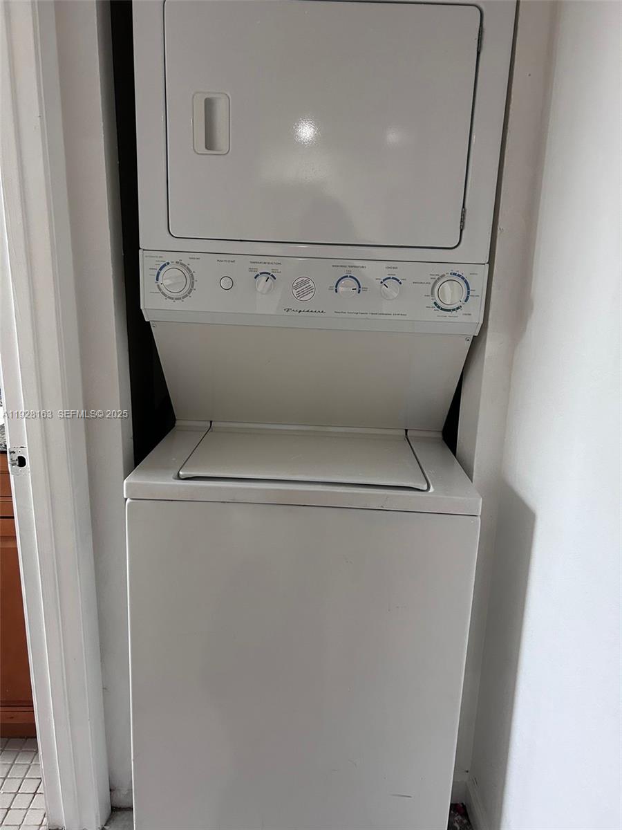 CORAL PLAZA CONDO - Residential Lease