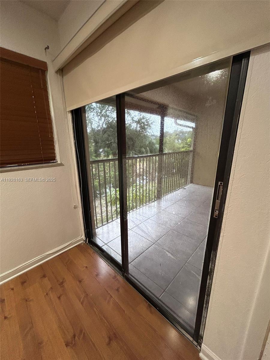 CORAL PLAZA CONDO - Residential Lease