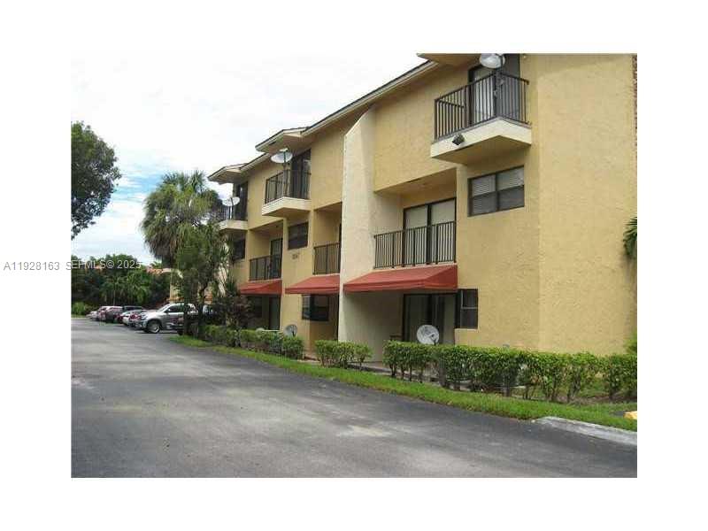 CORAL PLAZA CONDO - Residential Lease