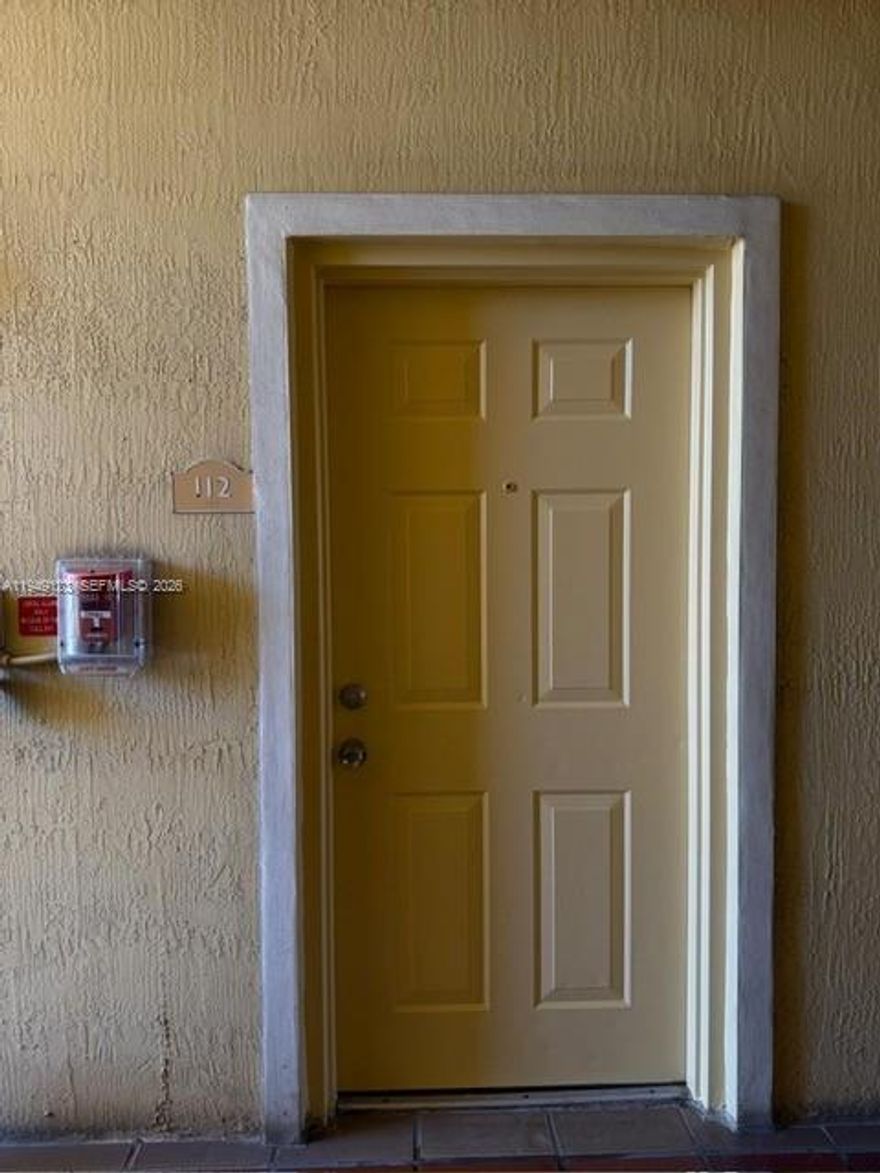 UNIT CURRENTLY RENTED UNTIL JULY 2026 FOR $2,500.00 PER MONTH, has 2 parking spaces (1 assigned)....
Realtors Bring your buyers !!!! Motivated Seller